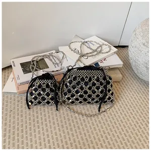 Handgemaakte kraal ketting tas set met trekkoord, chique zwarte schoudertassen voor de zomer.