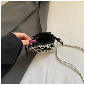Handgemaakte kraal ketting schoudertas, nissenontwerp zwarte trekkoord crossbody tas voor dames.