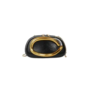 Elegante PU Leder Damen Handtasche mit goldenem C Metall-Detail, schicke Kette Abendtasche.