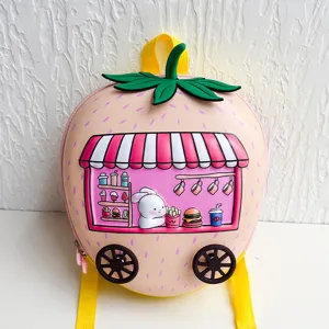 Aardbei EVA kinderen tekenfilm rugzak detail, schattig konijn food truck ontwerpen.