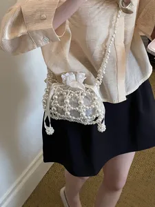 Elegante weiße Perlen Umhängetasche, stilvolle Damen Abendtasche für Sommer Party.