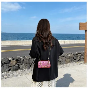 Borsa a tracolla in acrilico con catena, elegante borsetta da sera per donna in stile estivo.