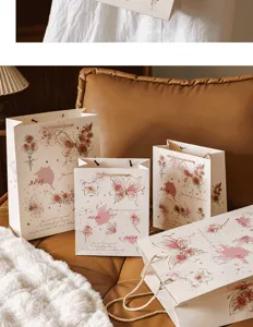 Retoro Rosen Schmetterling Papier Geschenktüten mit Griffen für Verpackung und Geschenke.