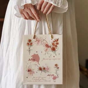 Vintage Rosen Schmetterling Geschenktüte Papiertasche für tägliche Geschenke Verpackung.