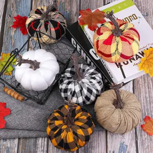 Dekorative Stoff Schaumstoff Kürbisse Set mit Karo und Jute Muster für Herbst Deko.