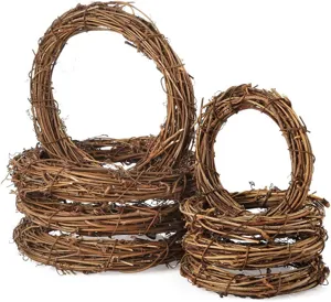Natürliche Rattan Kranzringe Detailansicht mit strukturierten Zweigen für DIY Gestecke.