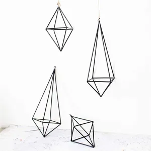 Geometrischer schwarzer Eisen-Luftpflanzenhalter Metall hohles Sukkulenten-Terrarium