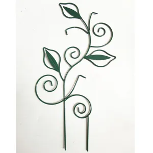 Grüne Pflanzenkletterhilfe aus Metall für Topfblumen und Rankpflanzen im Zimmer und Garten.