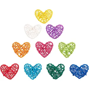 Bunte Weidenherzen Rattanbälle zum Hängen für Party Hochzeit Heimdekoration und Ornamente.