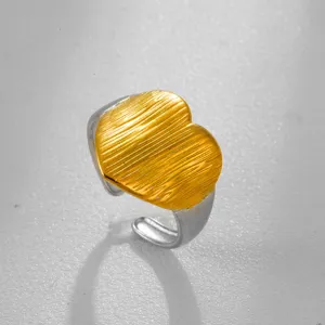 Acero inoxidable dos tonos corazon anillo ajustable retro moda statement dedo joyas accesorios