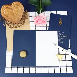 Vintage handgemachte Grußkarten Set mit Umschlägen für besondere Anlässe und Feste.