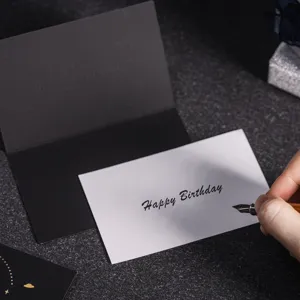Tarjeta de felicitación creativa dorada de dos tonos para cumpleaños y regalos con sobre.