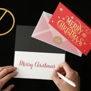 Weihnachtsgrußkarten-Set mit Goldprägung, elegantem Design und Umschlag für festliche Wünsche.