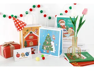 Süße Weihnachtstüten aus Papier mit niedlichen Cartoon-Mustern, ideal für Geschenke und Feste.
