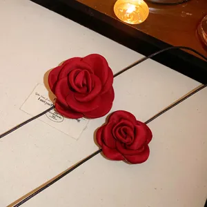 Französische rote Rosenblüten Halskette modischer Choker für Damen Schmuck alltags neu