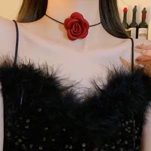 Französische Luxus rote Rosen Choker Halskette, kreatives Design modischer Schmuck für Damen.