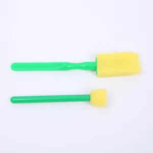 Σετ πινέλα σφουγγαριού DIY με πράσινη πλαστική λαβή και κίτρινο σφουγγάρι για τέχνη.