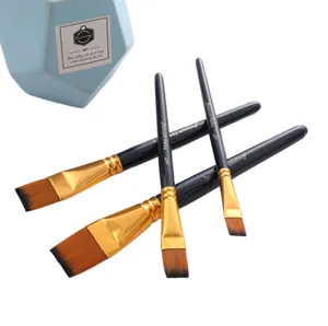 Lot de 4 pinceaux plats avec manches noirs et viroles dorées pour peinture aquarelle et art