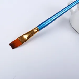 Professionele nylon platte penseel met blauwe handvat en gouden ferrule voor aquarel.