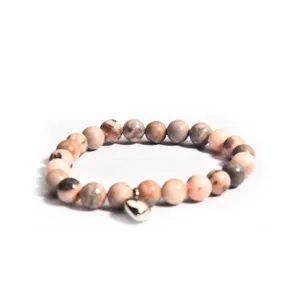 Pulsera de cuentas de jaspe cebra rosa con bonito colgante de corazón de plata para mujer