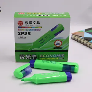 Green highlighter pen SP25 detail view, showing bright ink color and refillable design.