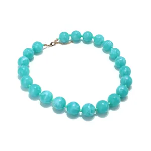 Collier de perles marbrées vert menthe détail, bijou style vacances rétro pièce statement.