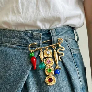 Vintage Zinc Alloy Rhinestone Chili Pepper Fish Snake Tassel Safety Pin Brooch Multi Functional Apparel Decoration Jewelry For Women
