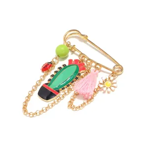Leuke cactus lieveheersbeestje kwast veiligheidsspeld broche, gouden emaille modeaccessoire.