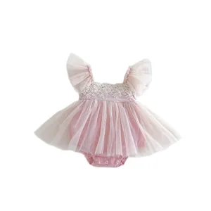 Schattige roze baby meisjes kanten borduurwerk prinses romper jurk met tule voor de zomer.