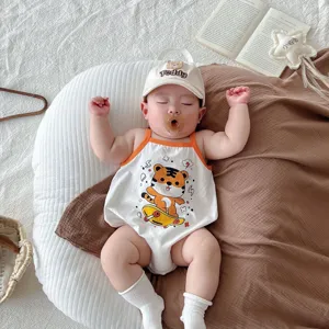 Deliziosa tutina estiva per neonato con simpatica stampa di tigre, senza maniche.