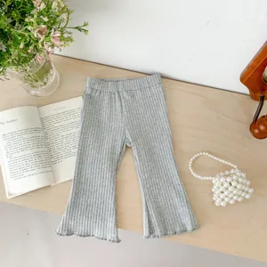 Pantaloni a zampa a coste grigi per neonato, leggings casual in cotone per bambini.