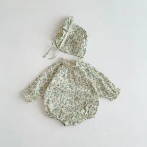 Completo tutina neonato manica lunga e cuffietta con graziosa stampa floreale.
