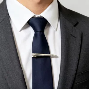 Pince à cravate en forme de stylo plume argenté pour homme, accessoire de chemise.