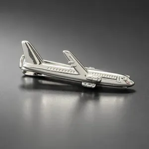 Pince à cravate avion argentée pour homme, accessoire de chemise d'affaires en métal élégant.