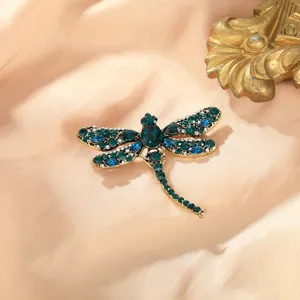 Vintage crystal dragonfly brooch elegant emerald rhinestone apparel pin for women fashion accessories
