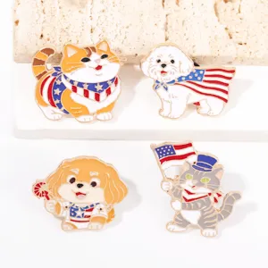 Niedliche amerikanische Flagge Katze Hund Metall Emaillierte Brosche Cartoon Abzeichen Zubehör
