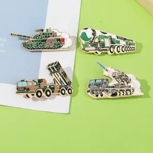 Ensemble de magnets de réfrigérateur en métal militaire avec chars et lance-missiles.