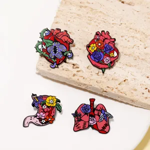 Gemailleerde pins anatomische organen hart longen maag metaal badges rugzak accessoires