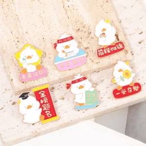 Süße Cartoon Ente Emaillierte Brosche Prüfung Glücksbringer Abzeichen Geschenk set