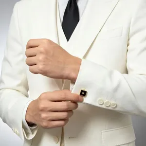 Elegante quadratische Manschettenknöpfe aus Metall in Schwarz Gold für Hochzeitsanzüge.