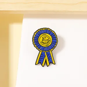 Abschluss Emaille Pin blau gelb Rosette Schleife Brosche Abzeichen Schuler Geschenk