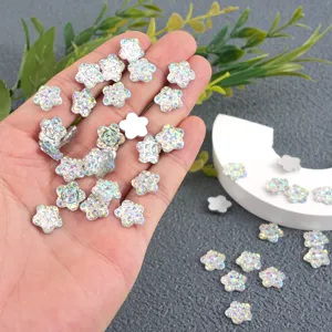 Strass brillants en forme de flocon pour décoration d'ongles DIY et coque de téléphone.