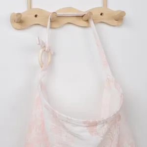 Cotton nursing cover for breastfeeding mothers, breathable double gauze stroller blanket with wood ring.