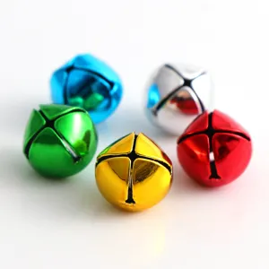 Petites clochettes métalliques colorées pour bijoux DIY, loisirs créatifs et Noël.
