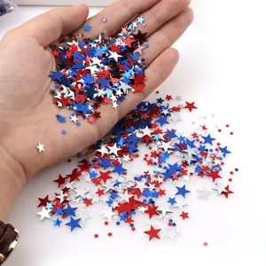 Rood witte en blauwe sterren confetti voor patriottische feest en tafeldecoraties.