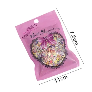 Vue détaillée de 15g d'accessoires de paillettes d'ongles lettre colorée, remplissage DIY.