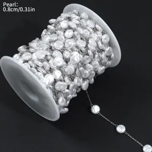 Vista detallada de la bobina de cadena de perlas blancas, perla ABS de 0,8 cm con metal.