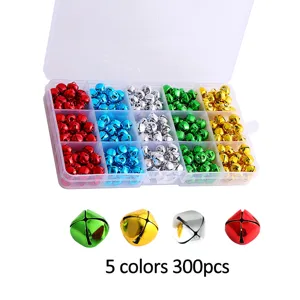 Détails des cloches métalliques colorées de 10mm dans la boîte, parfaites pour le bricolage et déco.