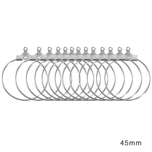 Gros plan detail des connecteurs accessoires de bijoux DIY multi-anneaux en metal 45mm.