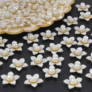 Perlen Strass Blumen DIY Zubehör, weiße Blüten Applikationen für Handtaschen und Hüte.